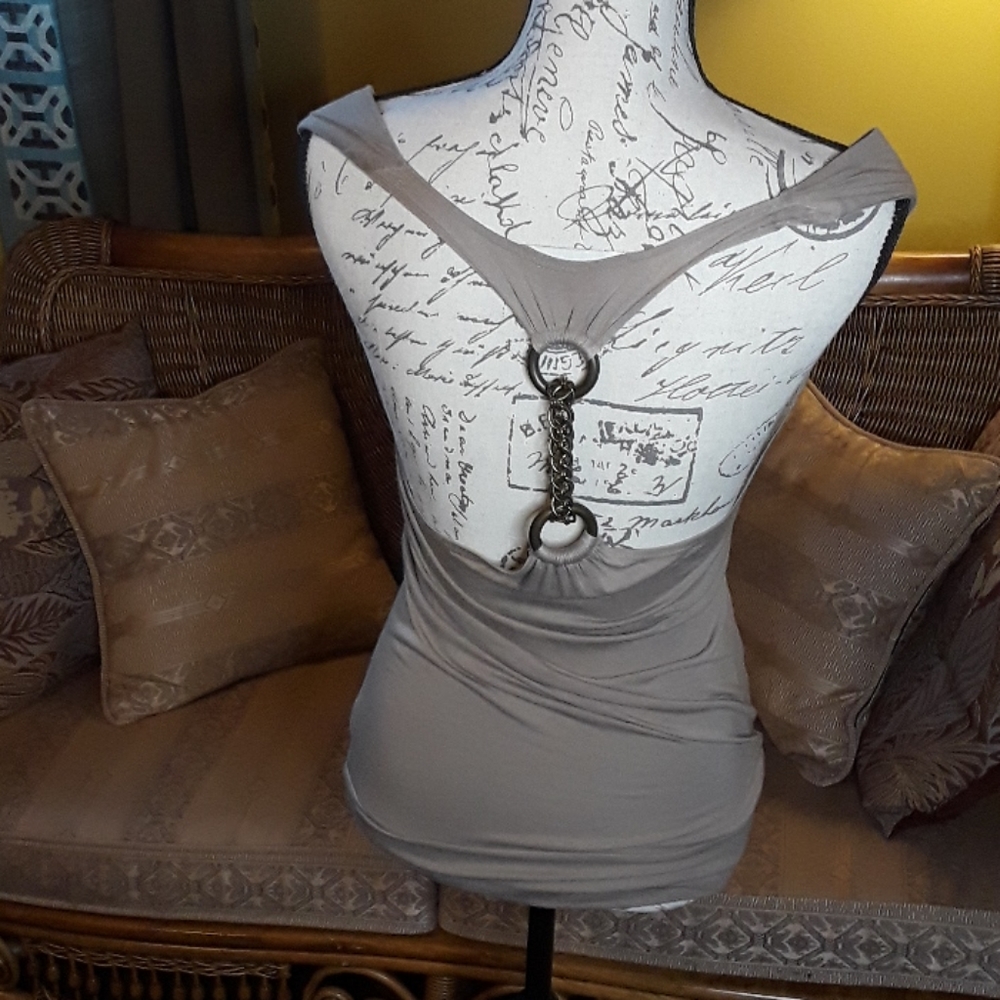😎Sleeveless top💋 sexy back
